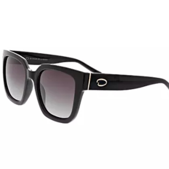 OSCAR de la RENTA
Butterfly Square Sunglasses - Picture 4 of 9